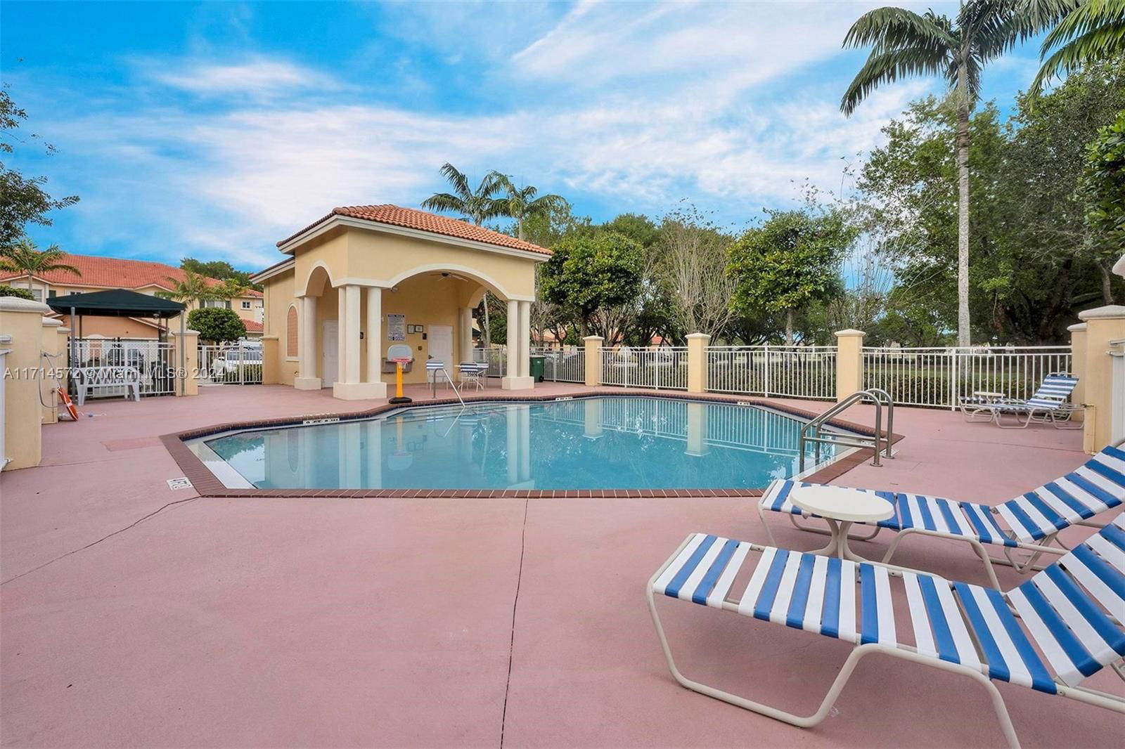 Real estate property located at 8207 Santa Monica Ter, Broward, Santa Monica, Tamarac, FL