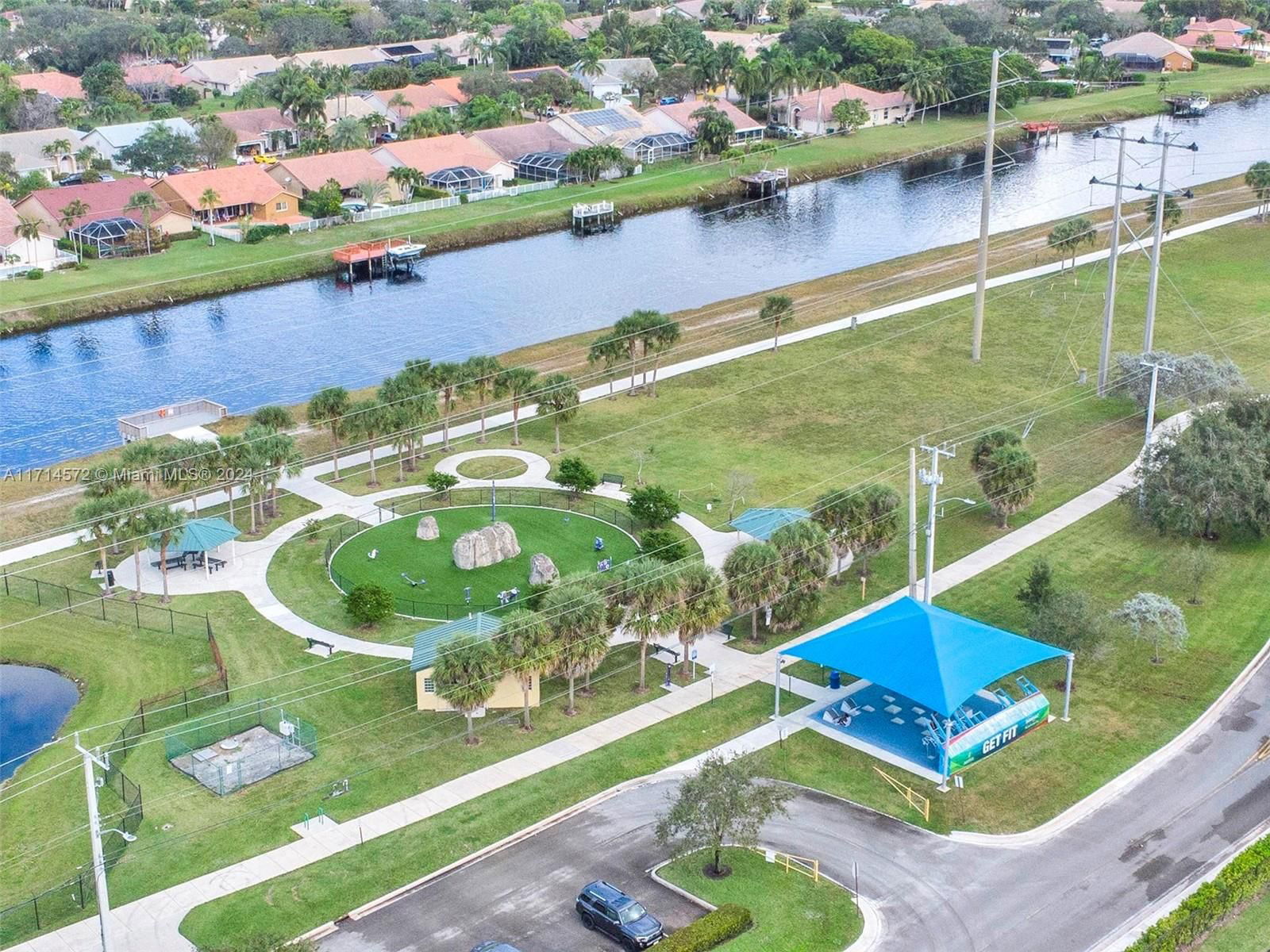 Real estate property located at 8207 Santa Monica Ter, Broward, Santa Monica, Tamarac, FL