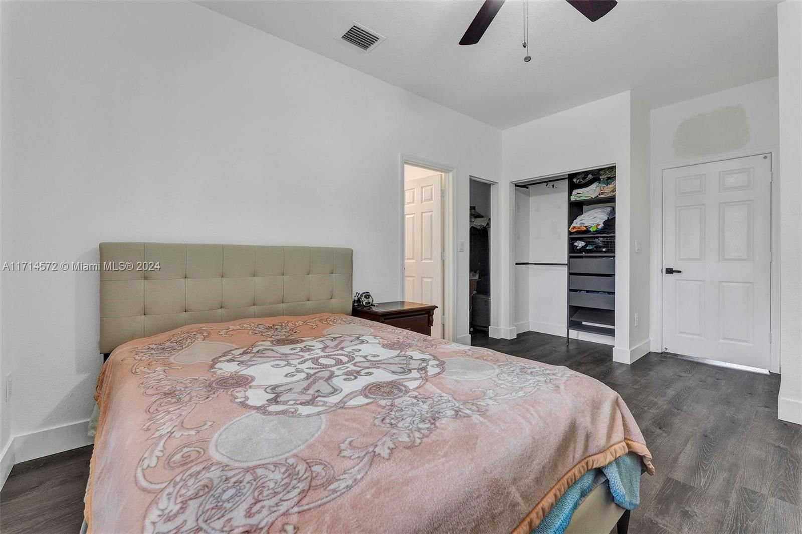 Real estate property located at 8207 Santa Monica Ter, Broward, Santa Monica, Tamarac, FL