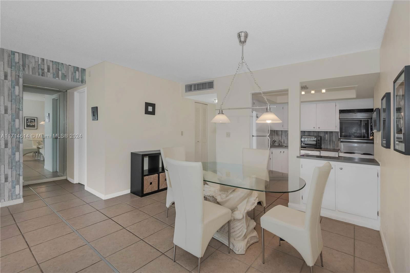 Real estate property located at 100 Golden Isles Dr #814, Broward, Lake Point Tower Condomin, Hallandale Beach, FL