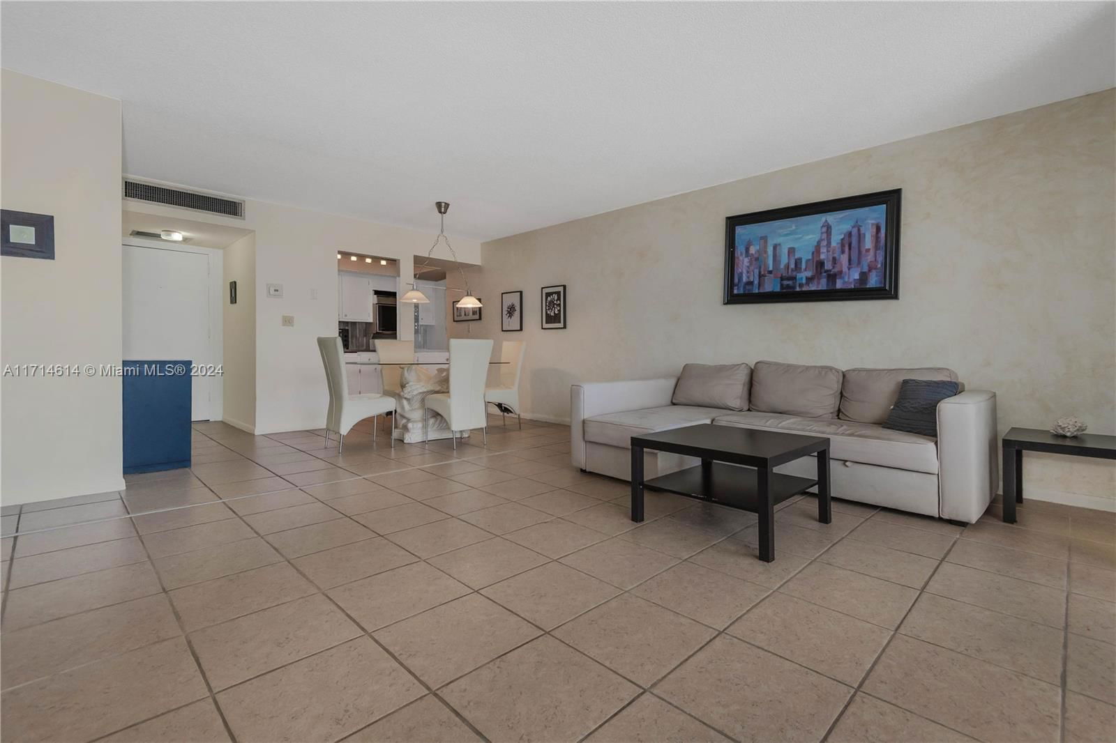 Real estate property located at 100 Golden Isles Dr #814, Broward, Lake Point Tower Condomin, Hallandale Beach, FL