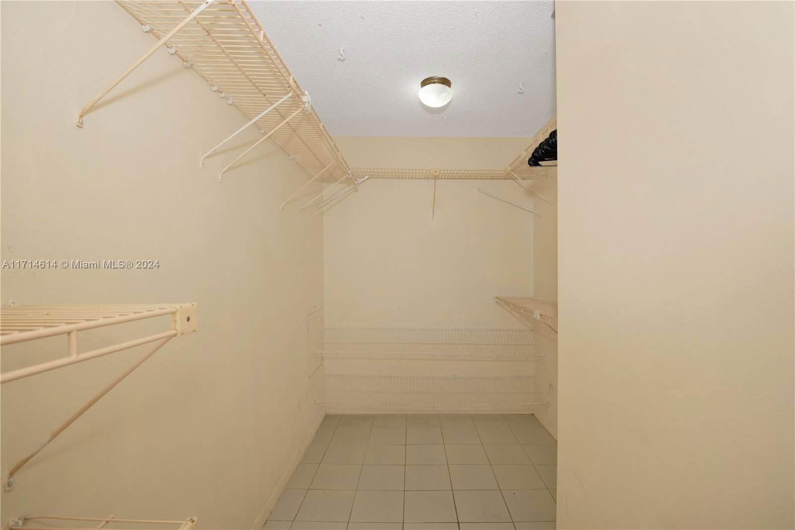 Real estate property located at 100 Golden Isles Dr #814, Broward, Lake Point Tower Condomin, Hallandale Beach, FL