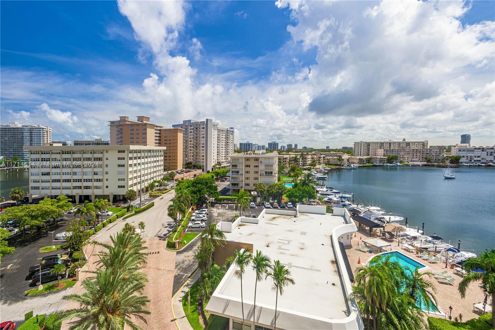 Real estate property located at 100 Golden Isles Dr #814, Broward, Lake Point Tower Condomin, Hallandale Beach, FL