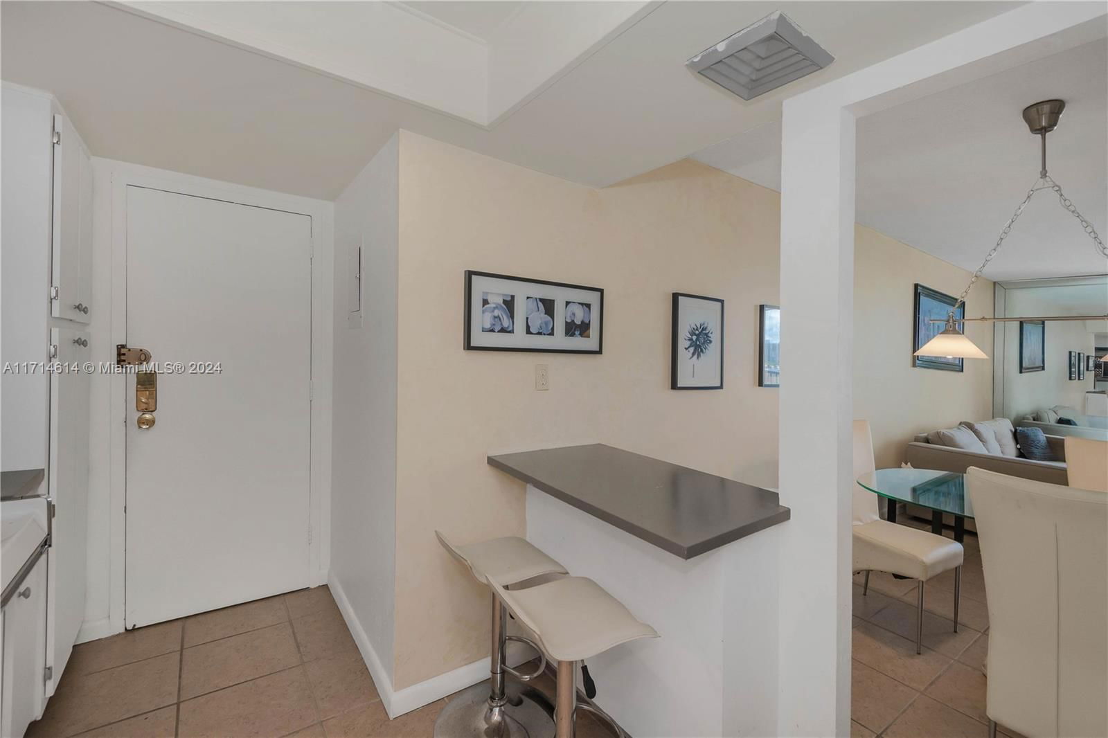 Real estate property located at 100 Golden Isles Dr #814, Broward, Lake Point Tower Condomin, Hallandale Beach, FL