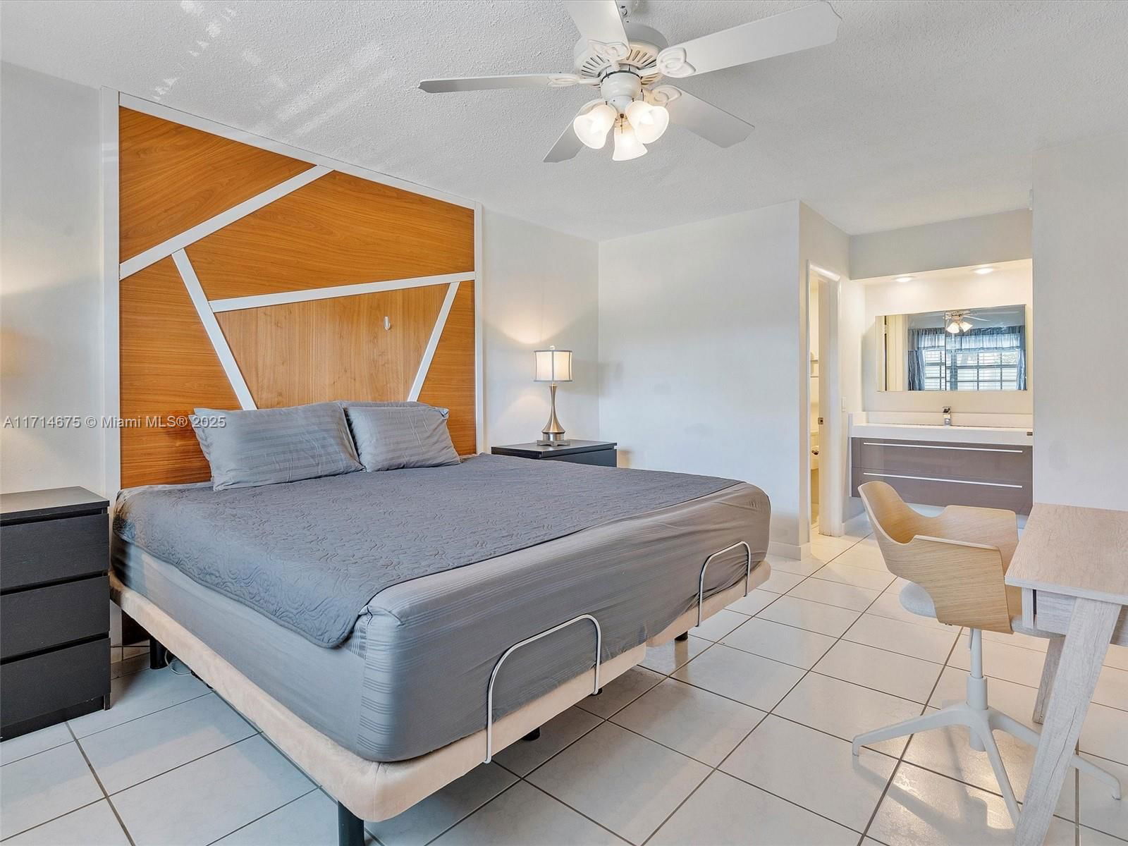Real estate property located at 450 Paradise Isle Blvd #204, Broward, Isle Of Paradise Co-op, Hallandale Beach, FL