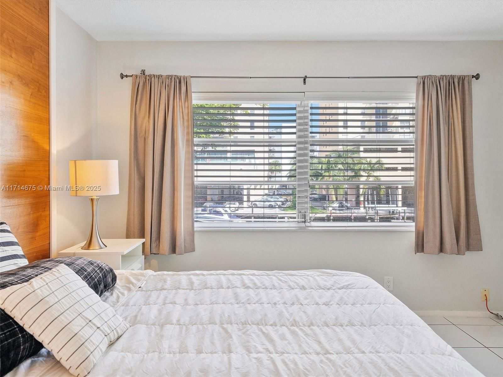 Real estate property located at 450 Paradise Isle Blvd #204, Broward, Isle Of Paradise Co-op, Hallandale Beach, FL