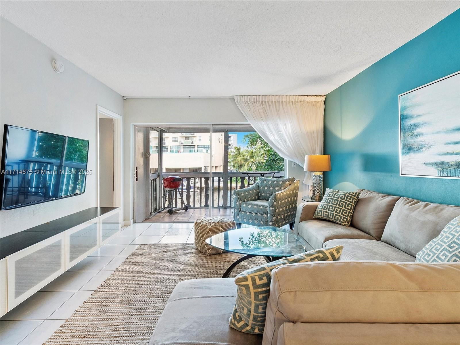 Real estate property located at 450 Paradise Isle Blvd #204, Broward, Isle Of Paradise Co-op, Hallandale Beach, FL