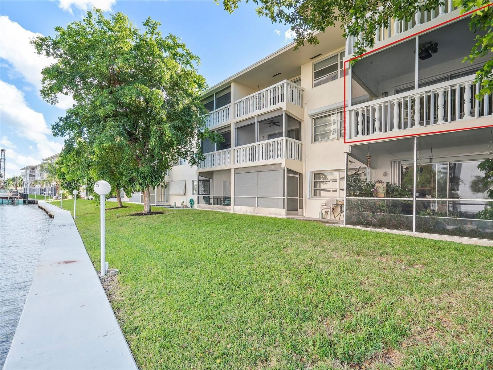 Real estate property located at 450 Paradise Isle Blvd #204, Broward, Isle Of Paradise Co-op, Hallandale Beach, FL