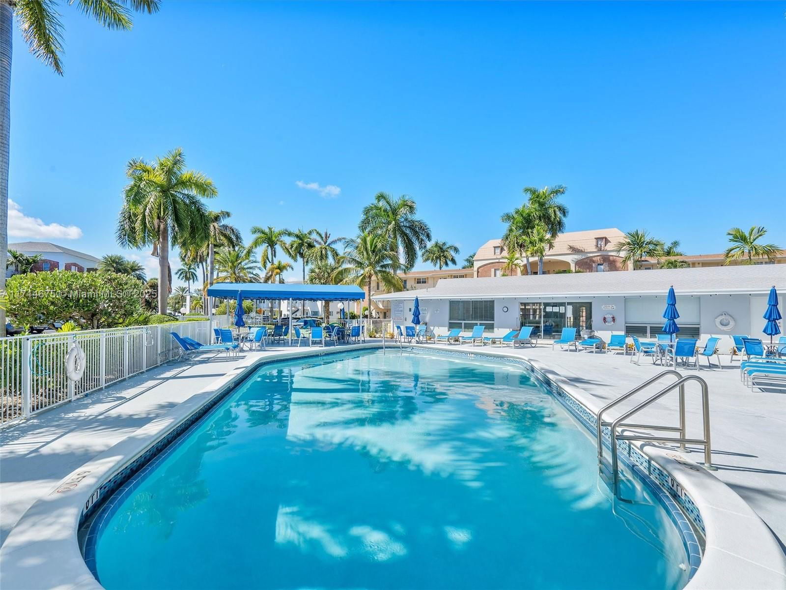 Real estate property located at 450 Paradise Isle Blvd #204, Broward, Isle Of Paradise Co-op, Hallandale Beach, FL