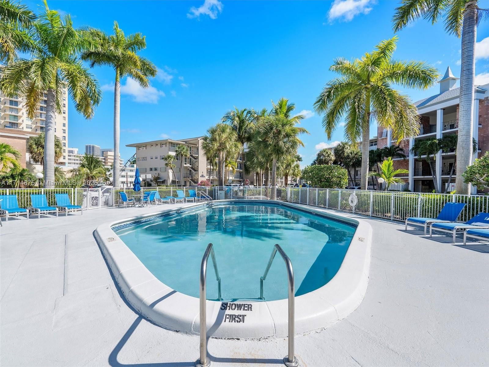 Real estate property located at 450 Paradise Isle Blvd #204, Broward, Isle Of Paradise Co-op, Hallandale Beach, FL