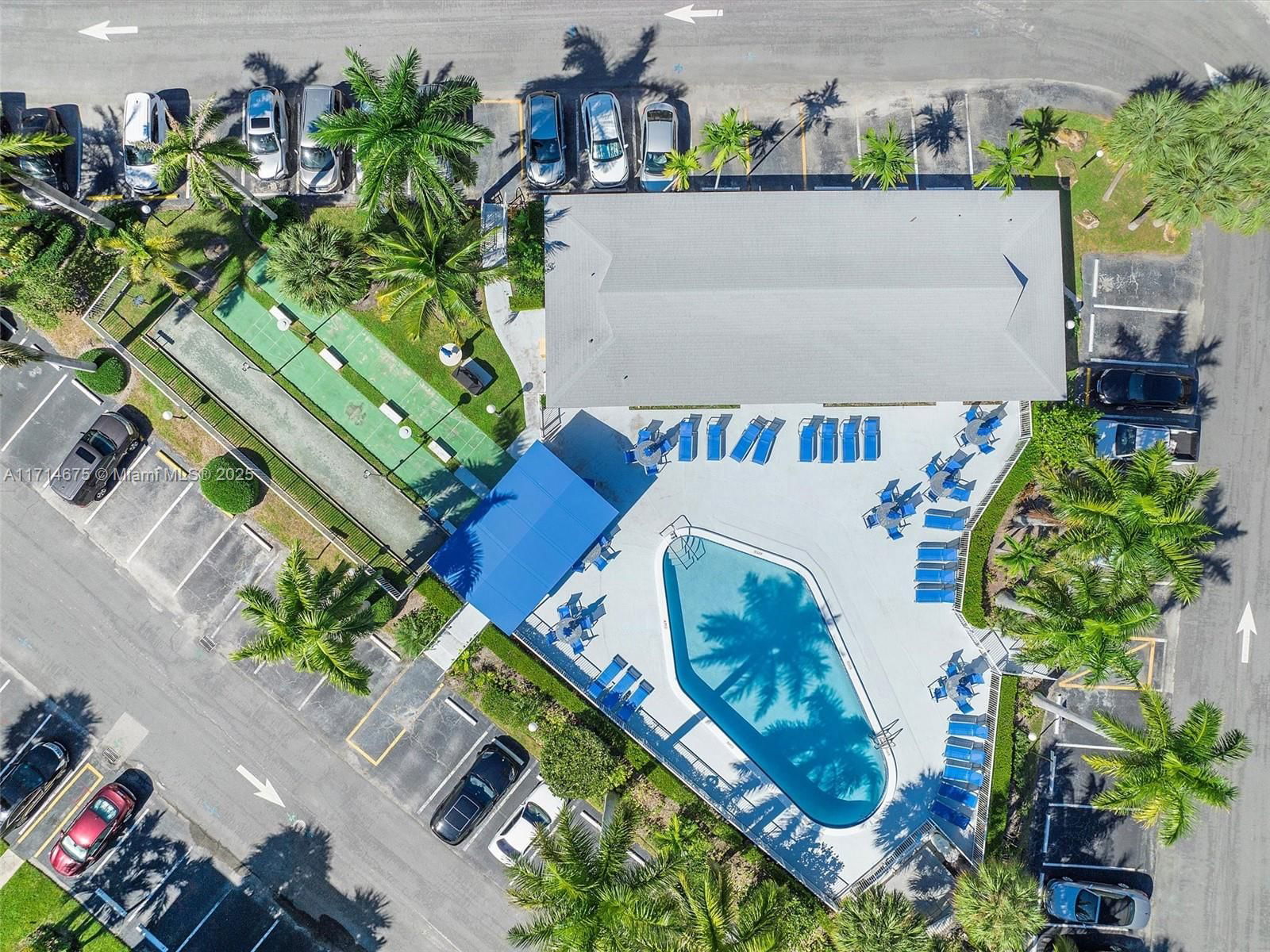 Real estate property located at 450 Paradise Isle Blvd #204, Broward, Isle Of Paradise Co-op, Hallandale Beach, FL