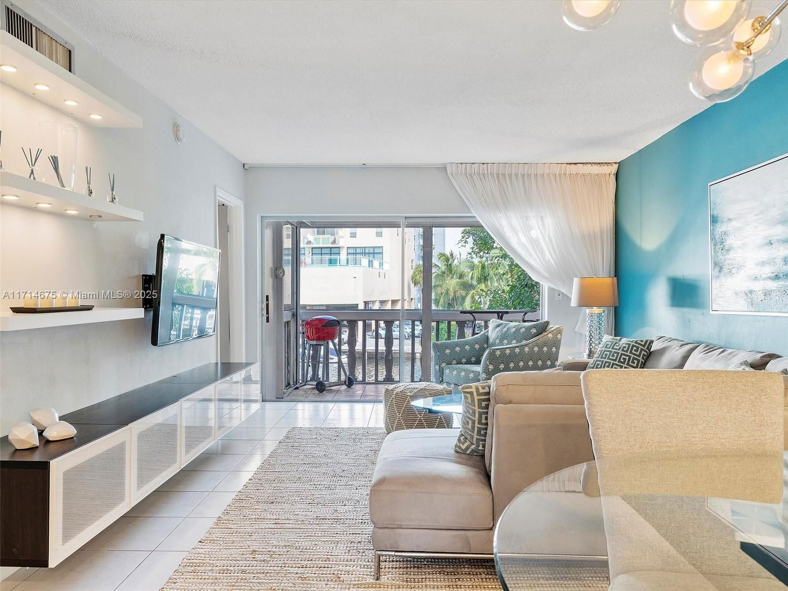 Real estate property located at 450 Paradise Isle Blvd #204, Broward, Isle Of Paradise Co-op, Hallandale Beach, FL