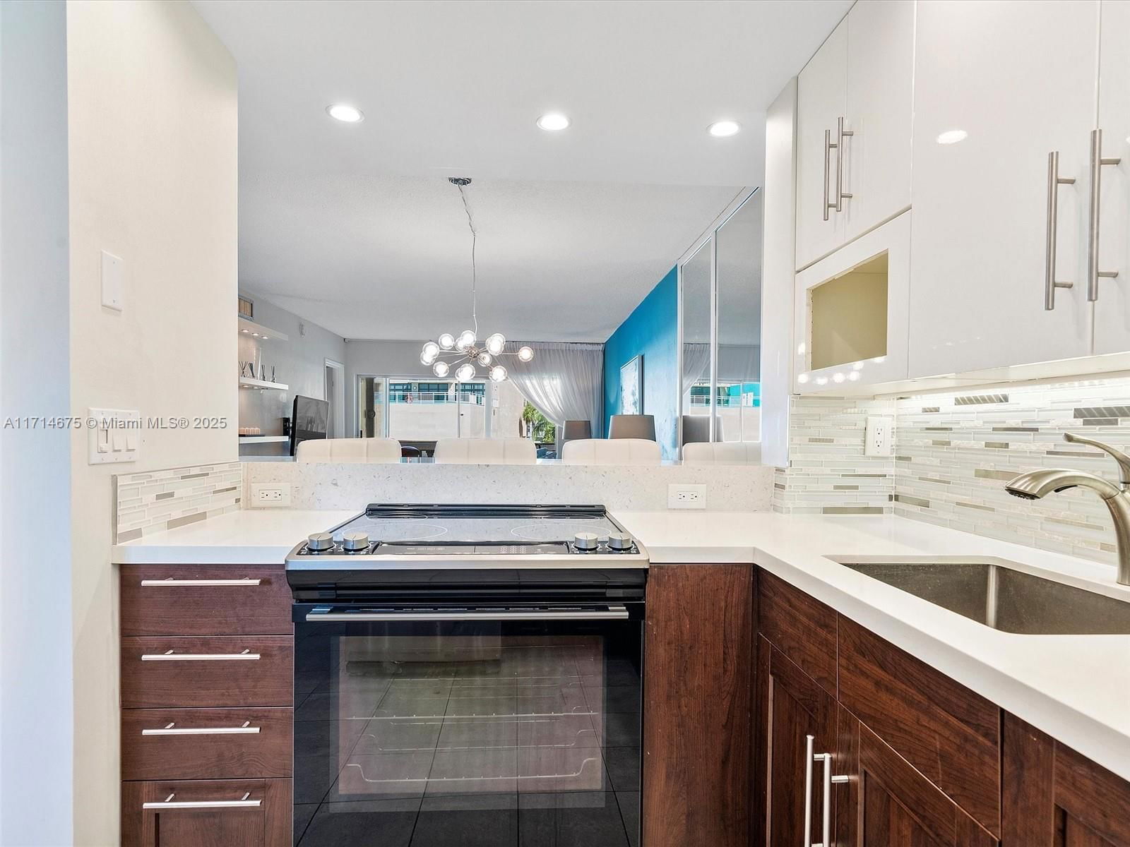 Real estate property located at 450 Paradise Isle Blvd #204, Broward, Isle Of Paradise Co-op, Hallandale Beach, FL