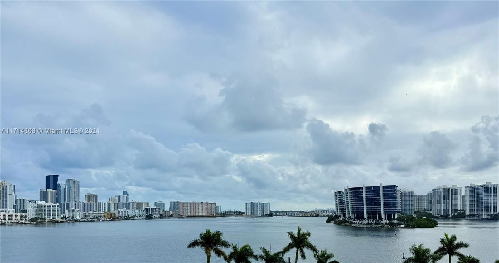 Real estate property located at 19101 Mystic Pointe #805, Miami-Dade, MYSTIC POINTE CONDO NO TH, Aventura, FL