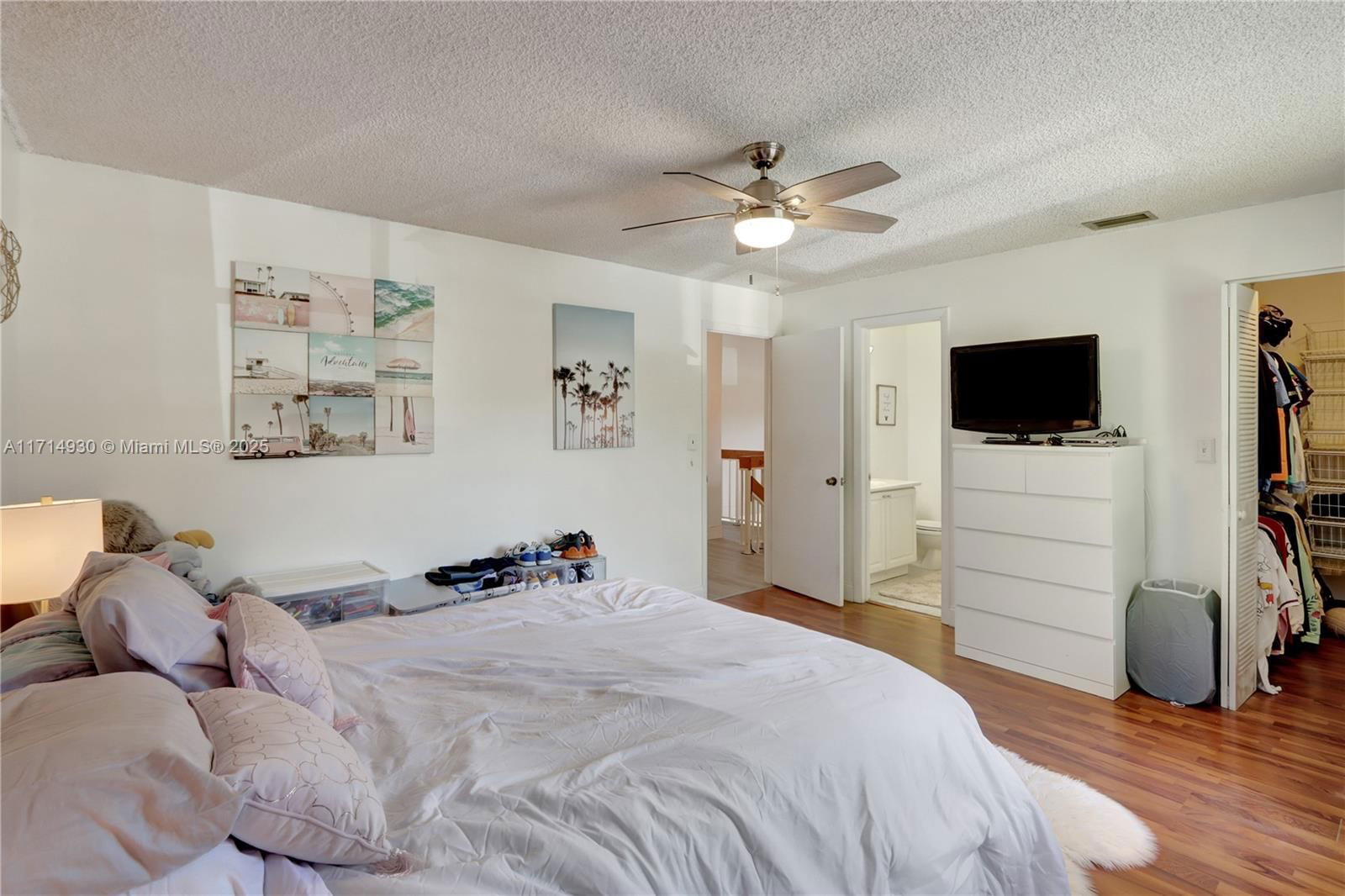 Real estate property located at 12810 67th Ter, Miami-dade, Woodgate North, Miami, FL