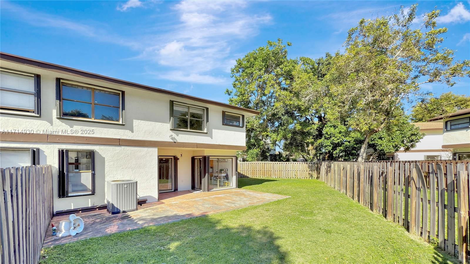 Real estate property located at 12810 67th Ter, Miami-dade, Woodgate North, Miami, FL