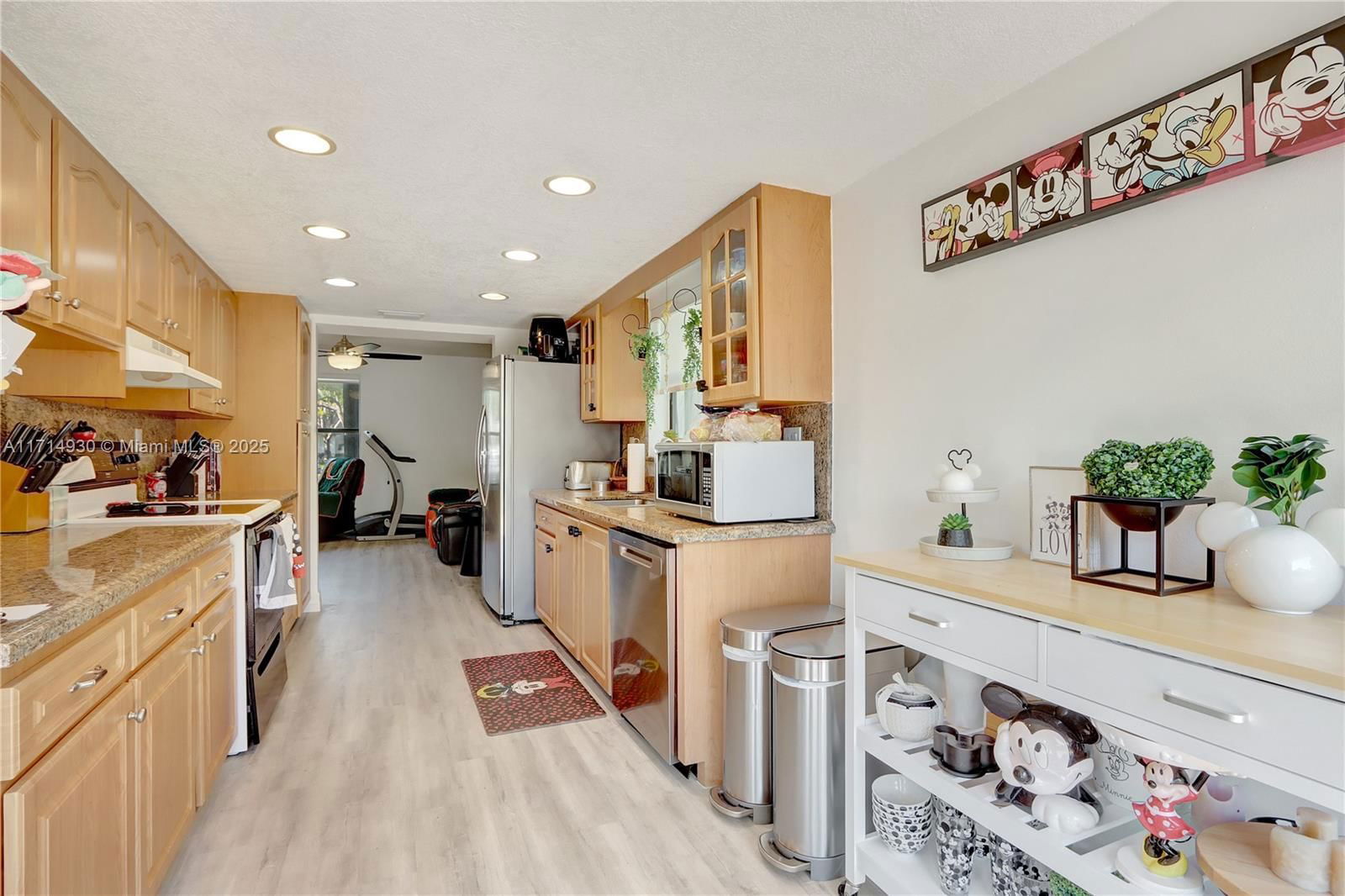 Real estate property located at 12810 67th Ter, Miami-dade, Woodgate North, Miami, FL
