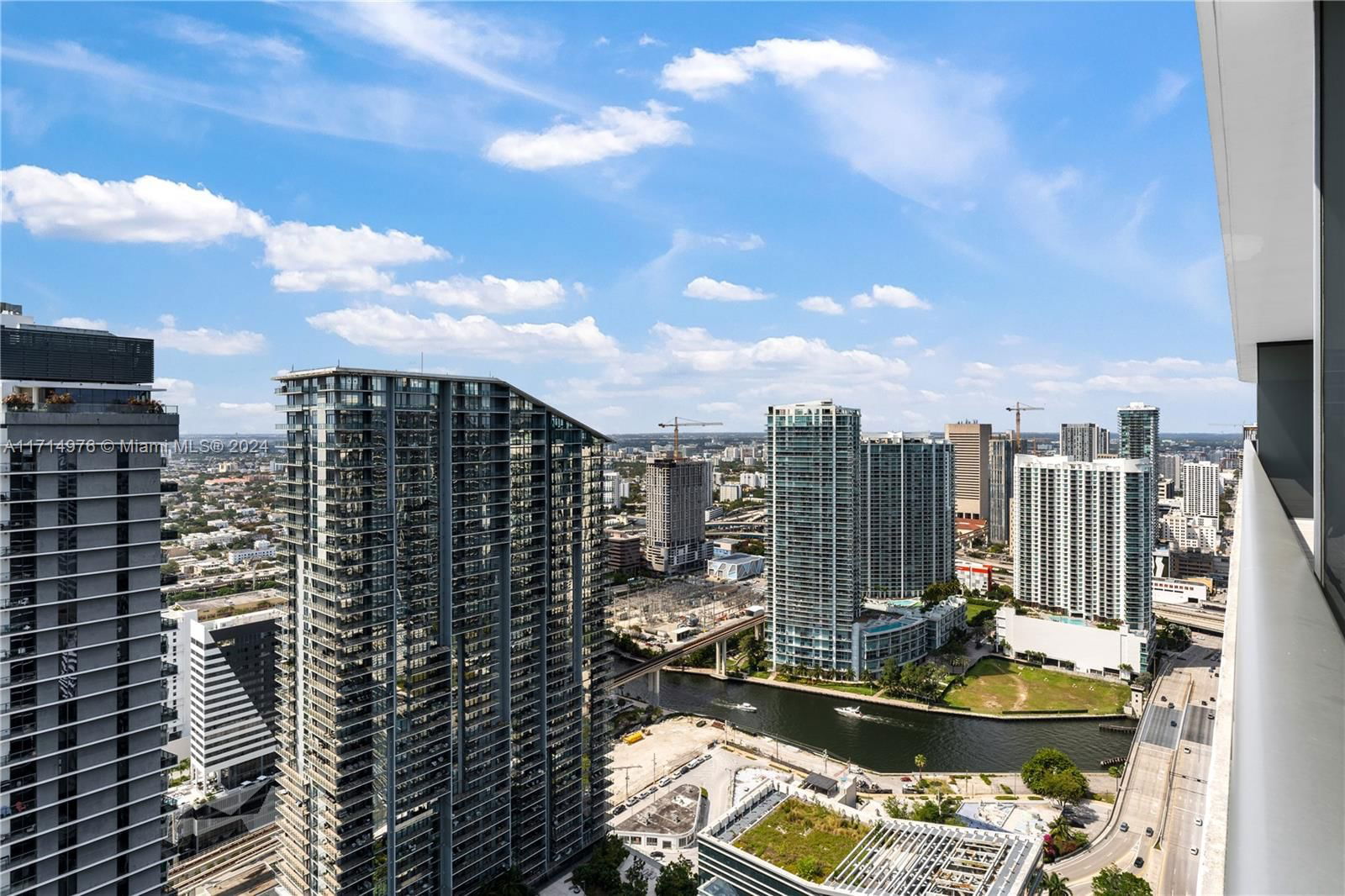 Real estate property located at 801 Miami Ave #4701, Miami-dade, 801 Sma Residences Condo, Miami, FL