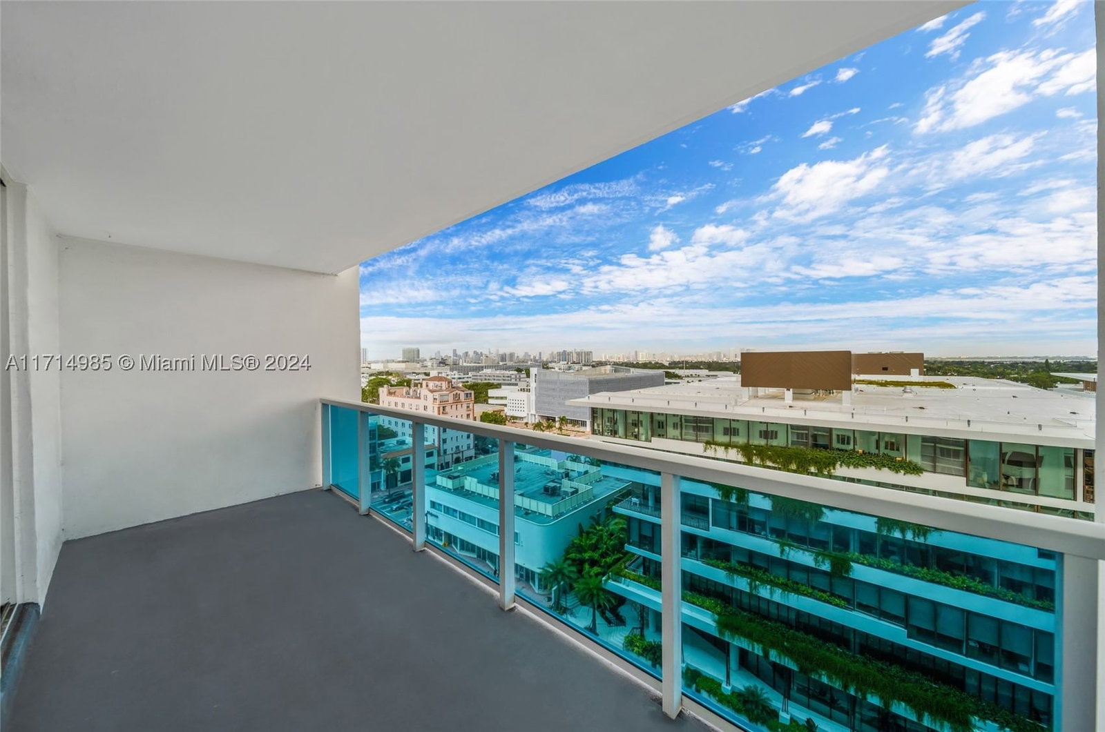 Real estate property located at 2301 Collins Ave #1030, Miami-dade, Roney Palace Condo, Miami Beach, FL