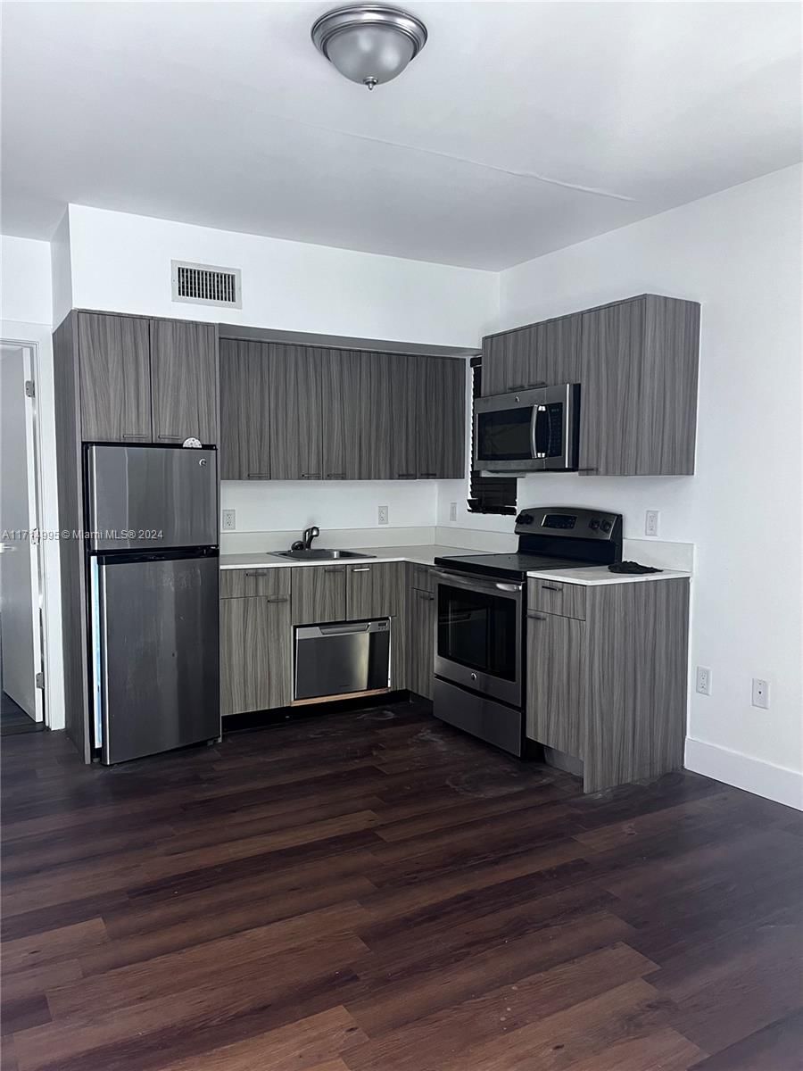 Real estate property located at 557 Michigan Ave #115, Miami-Dade, 551/557 MICHIGAN CONDO, Miami Beach, FL