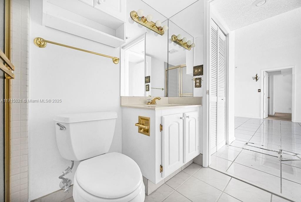Real estate property located at 20355 34th Ct #725, Miami-dade, Delvista Towers Condo, Aventura, FL