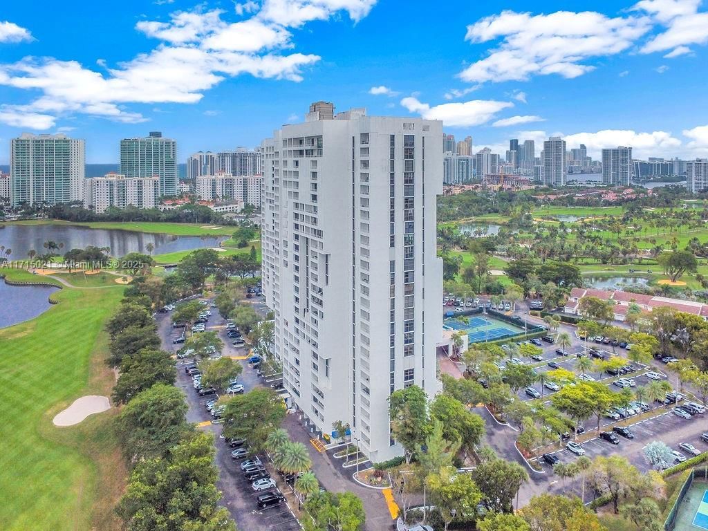 Real estate property located at 20355 34th Ct #725, Miami-dade, Delvista Towers Condo, Aventura, FL