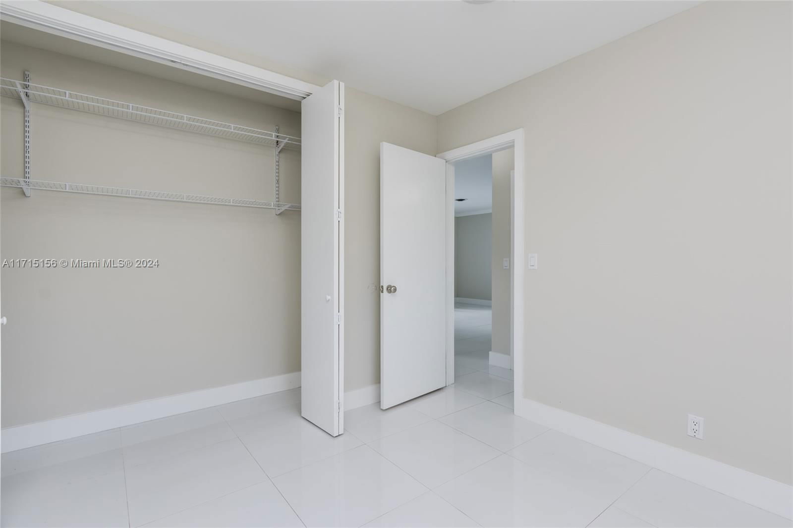 Real estate property located at 1917 42nd Ave, Broward, Hollywood Hills, Hollywood, FL