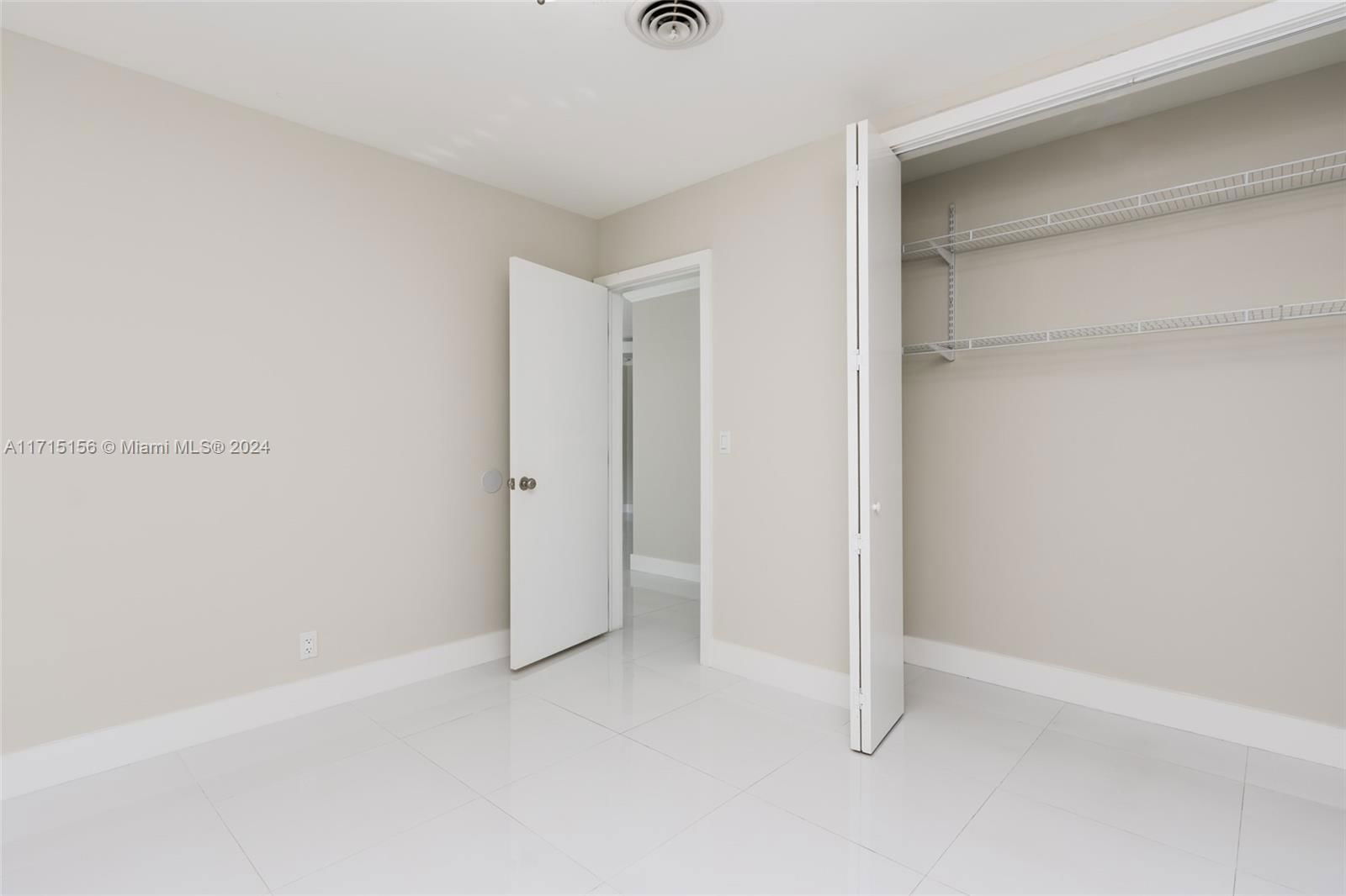 Real estate property located at 1917 42nd Ave, Broward, Hollywood Hills, Hollywood, FL