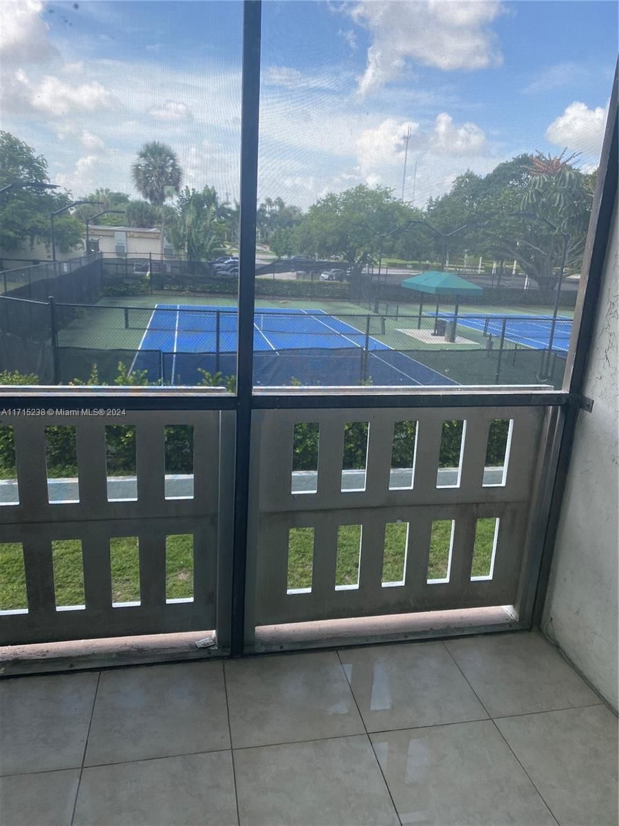 Real estate property located at 919 Hillcrest Dr #208, Broward, Hillcrest East No 20 Cond, Hollywood, FL