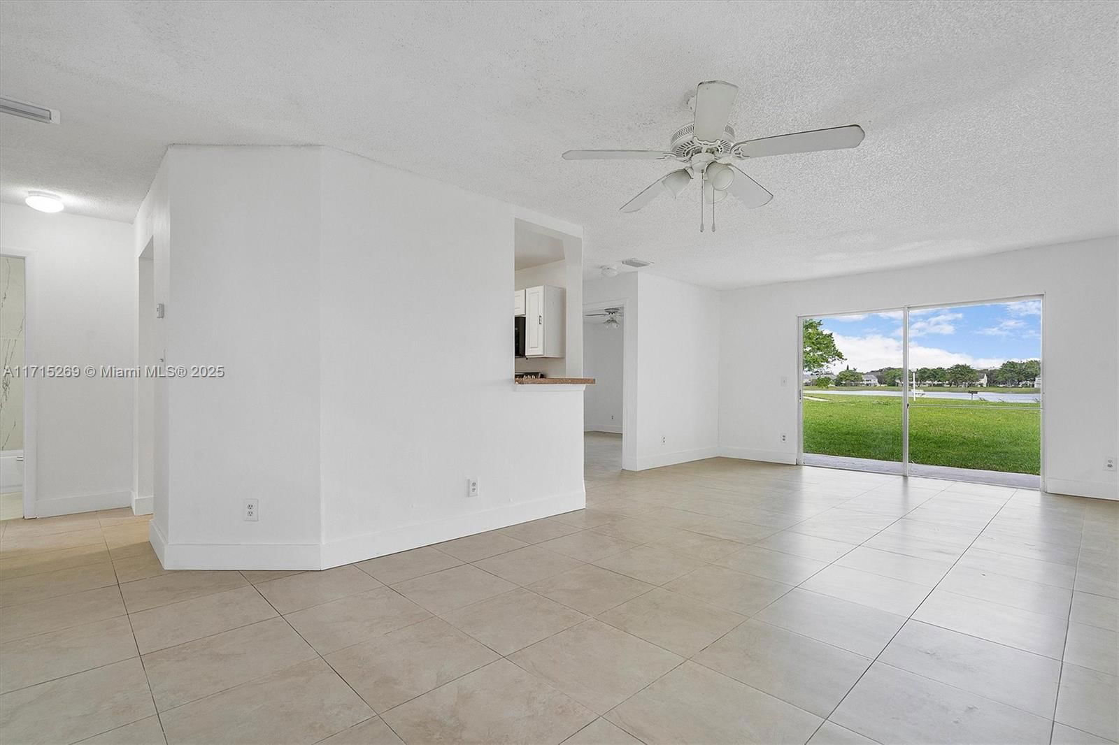 Real estate property located at 3417 44th St #103, Broward, Summer Lake, Oakland Park, FL