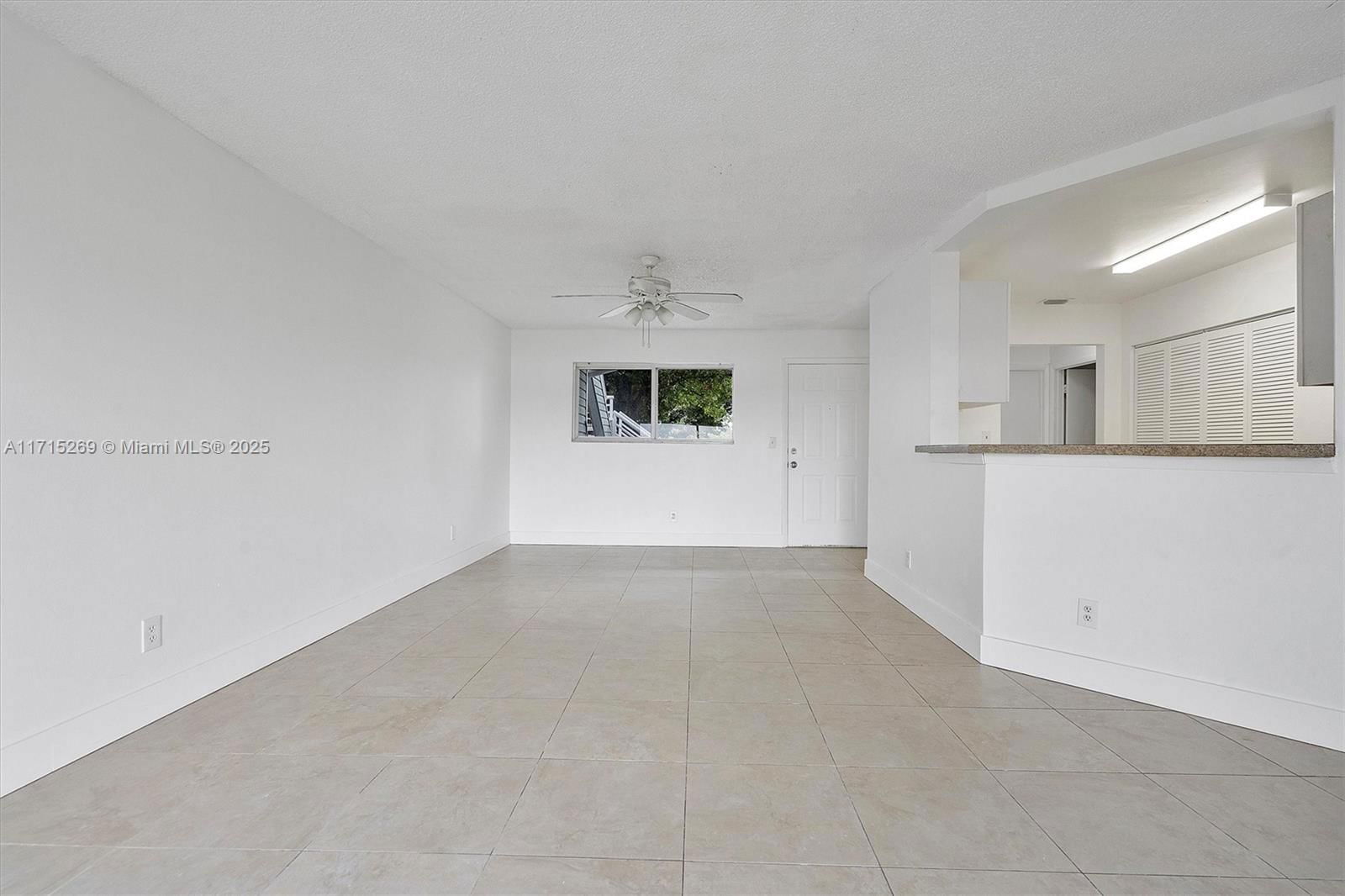 Real estate property located at 3417 44th St #103, Broward, Summer Lake, Oakland Park, FL