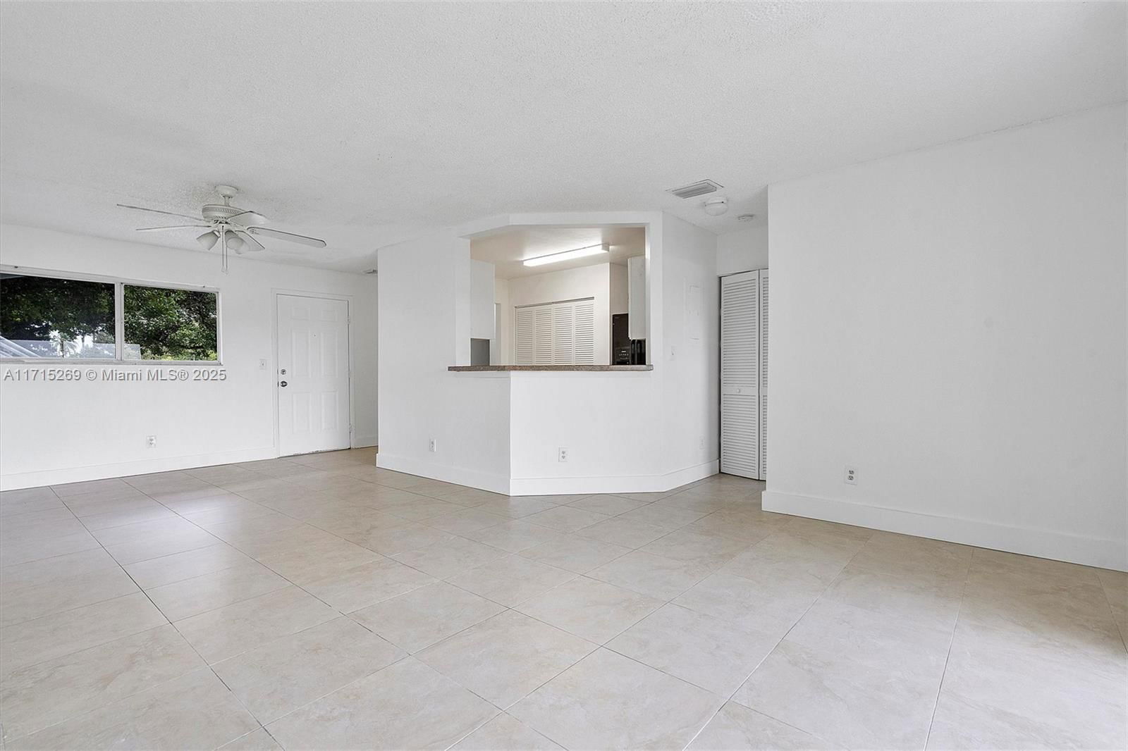 Real estate property located at 3417 44th St #103, Broward, Summer Lake, Oakland Park, FL