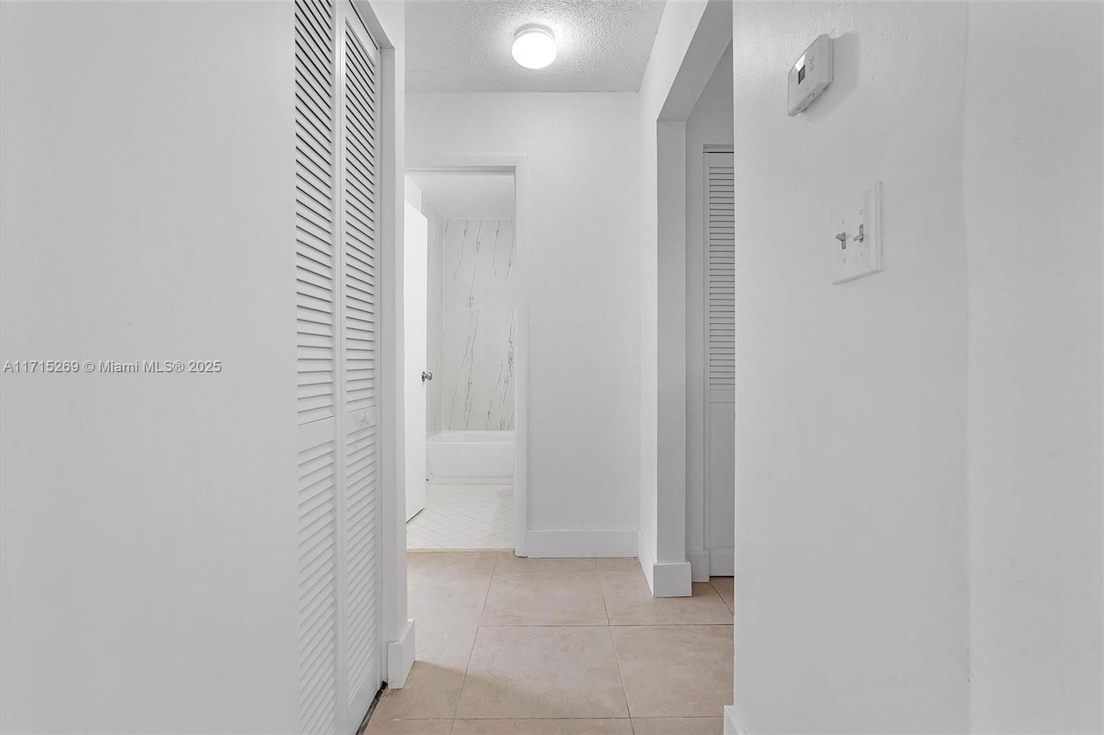 Real estate property located at 3417 44th St #103, Broward, Summer Lake, Oakland Park, FL