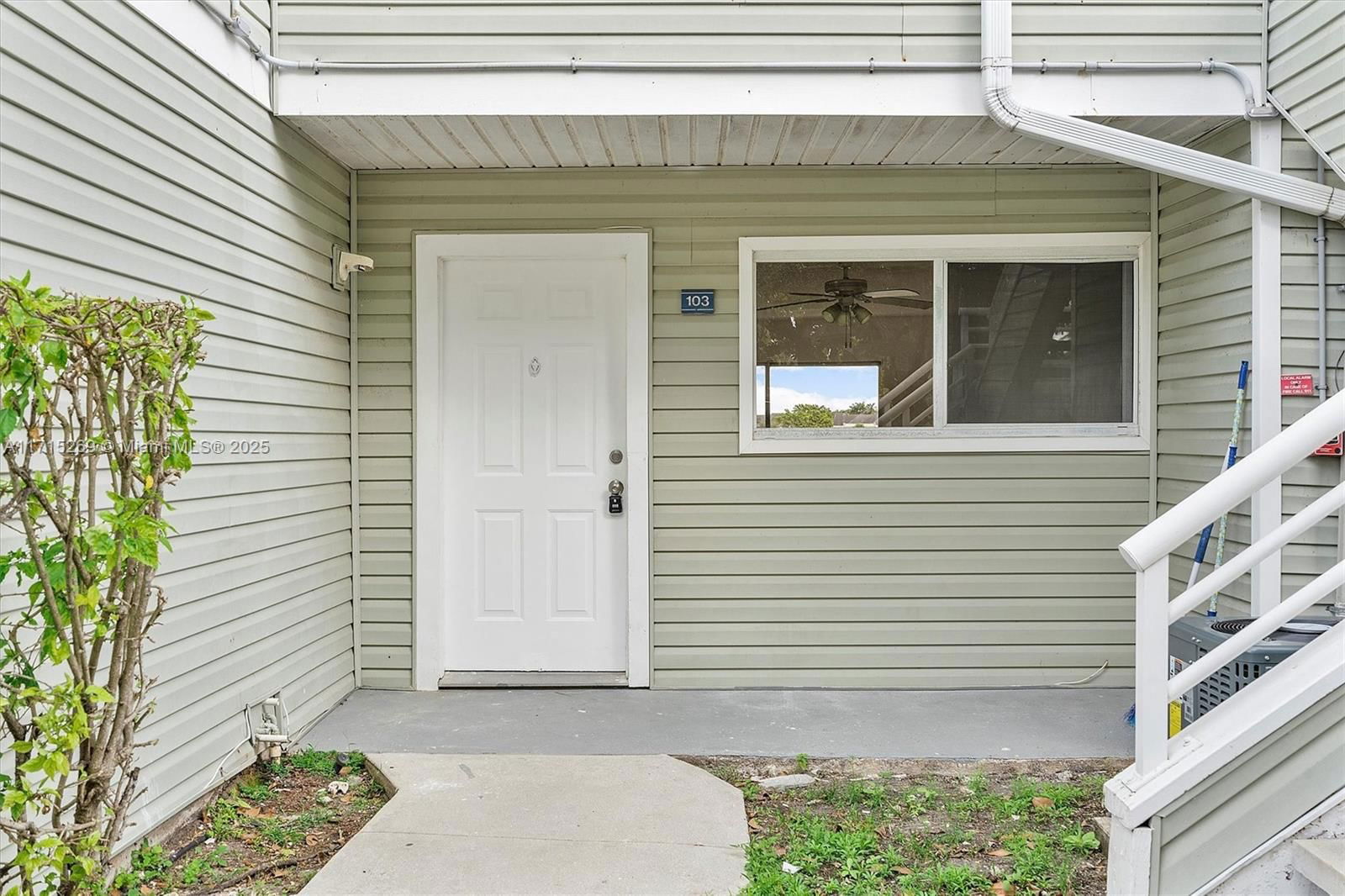 Real estate property located at 3417 44th St #103, Broward, Summer Lake, Oakland Park, FL