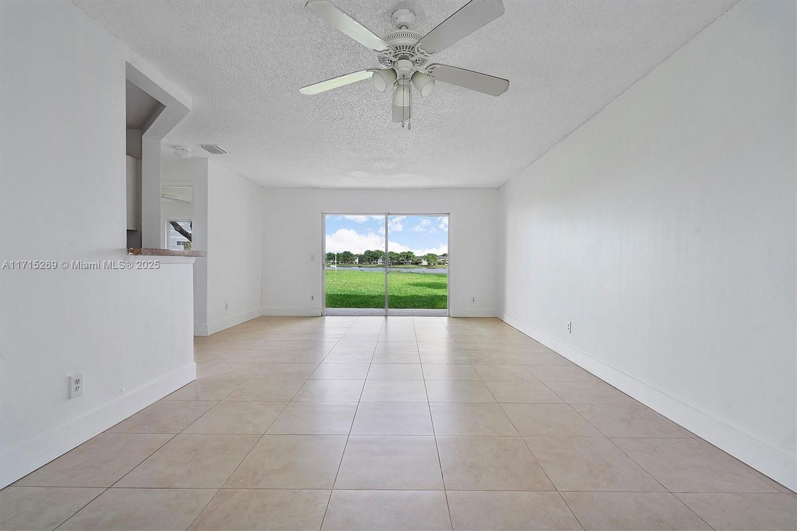 Real estate property located at 3417 44th St #103, Broward, Summer Lake, Oakland Park, FL