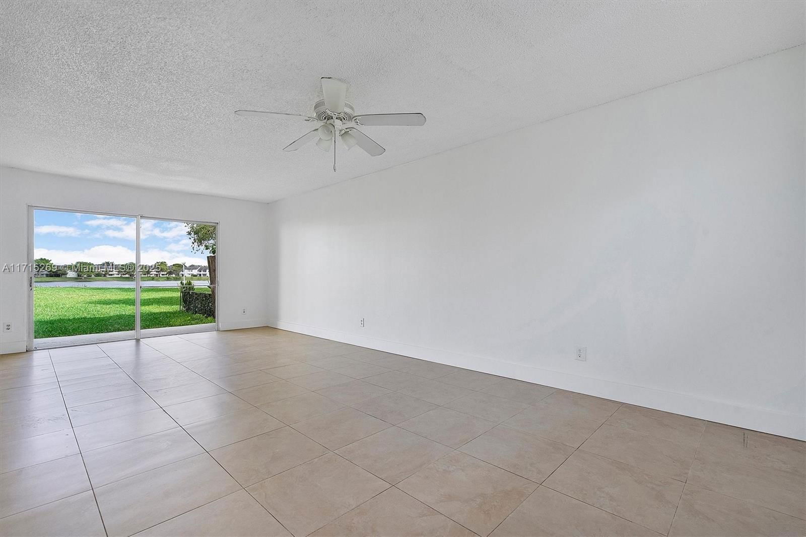 Real estate property located at 3417 44th St #103, Broward, Summer Lake, Oakland Park, FL