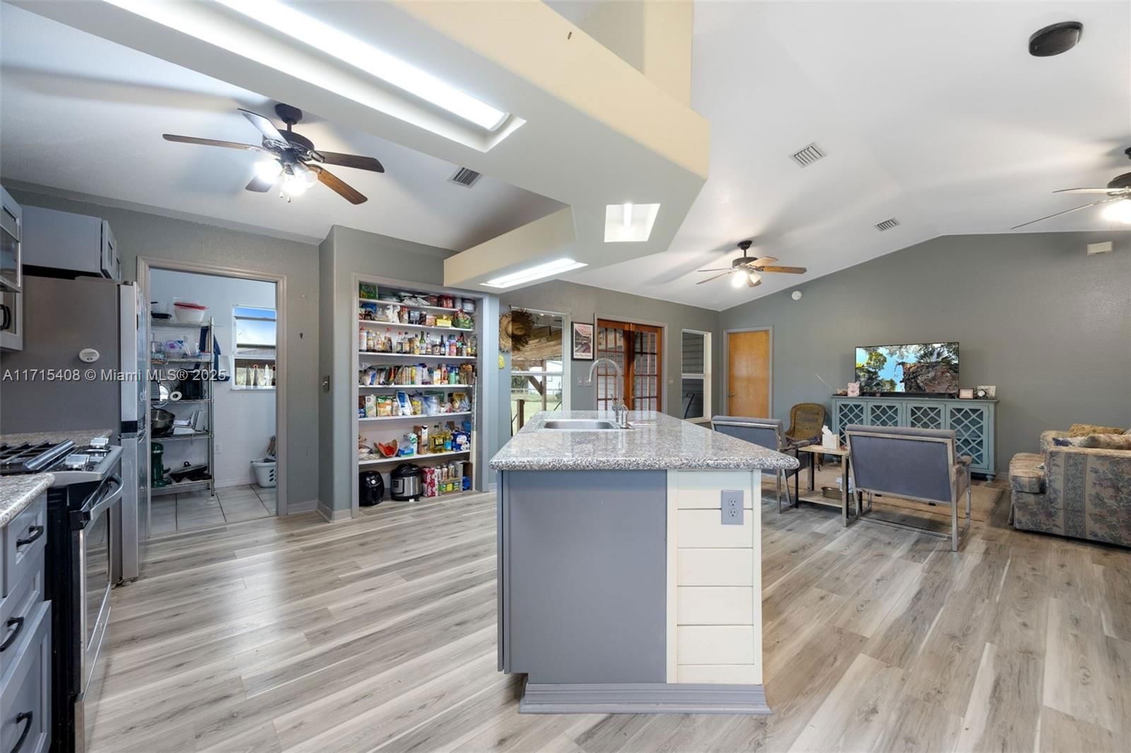 Real estate property located at 2915 Ortona Locks Rd, Glades, Ortona, Moore Haven, FL