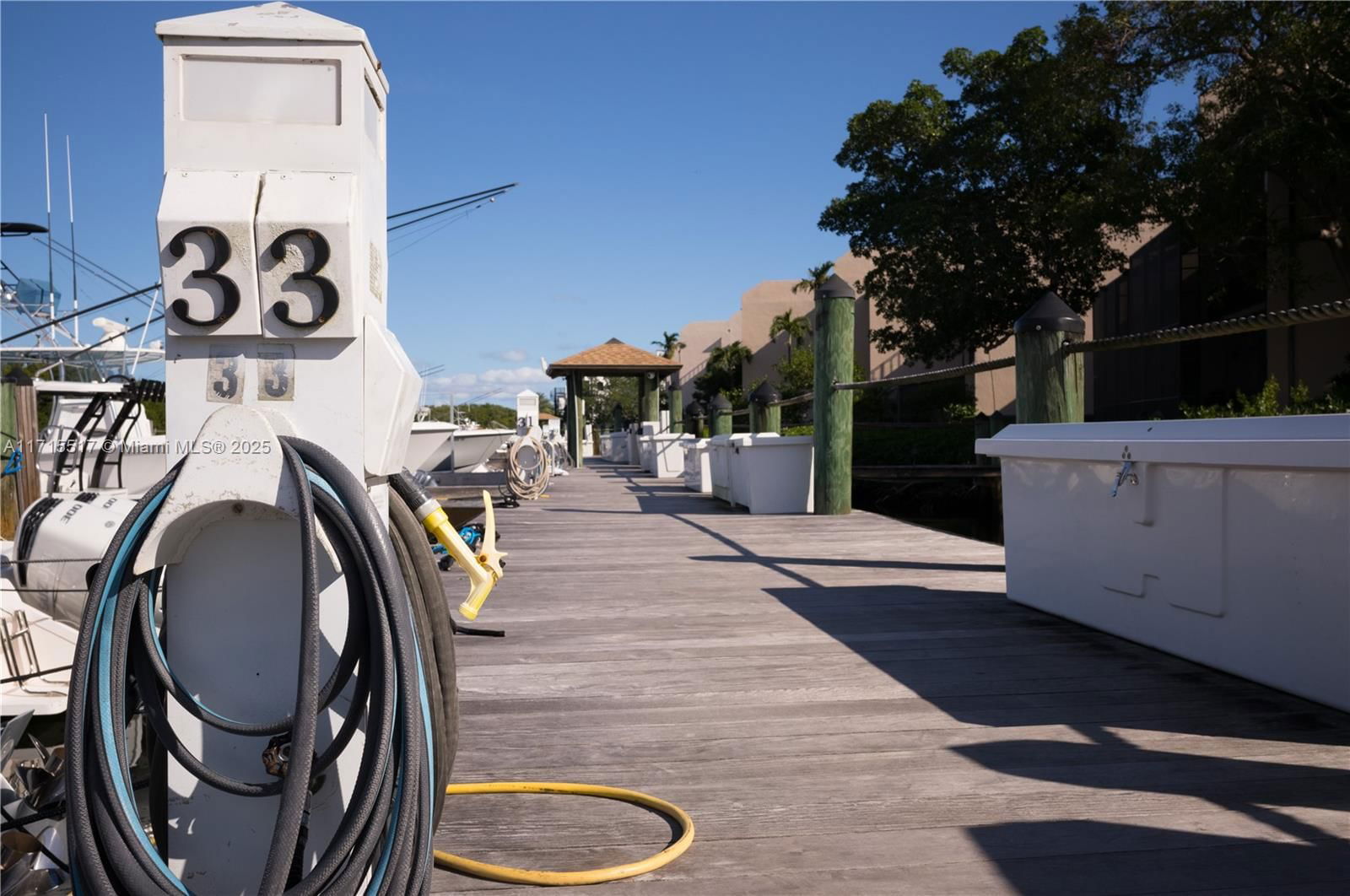 Real estate property located at 6200 152nd St, Miami-dade, Royal Hrb Yacht Cl Marina, Palmetto Bay, FL