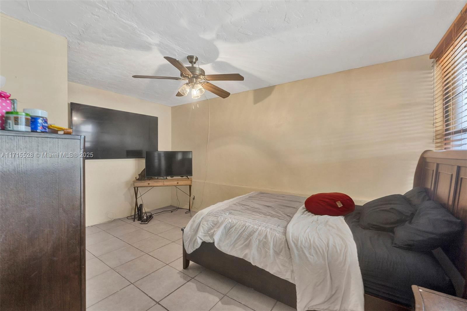 Real estate property located at 881 34th Ter, Broward, Sunrise Heights, Lauderhill, FL