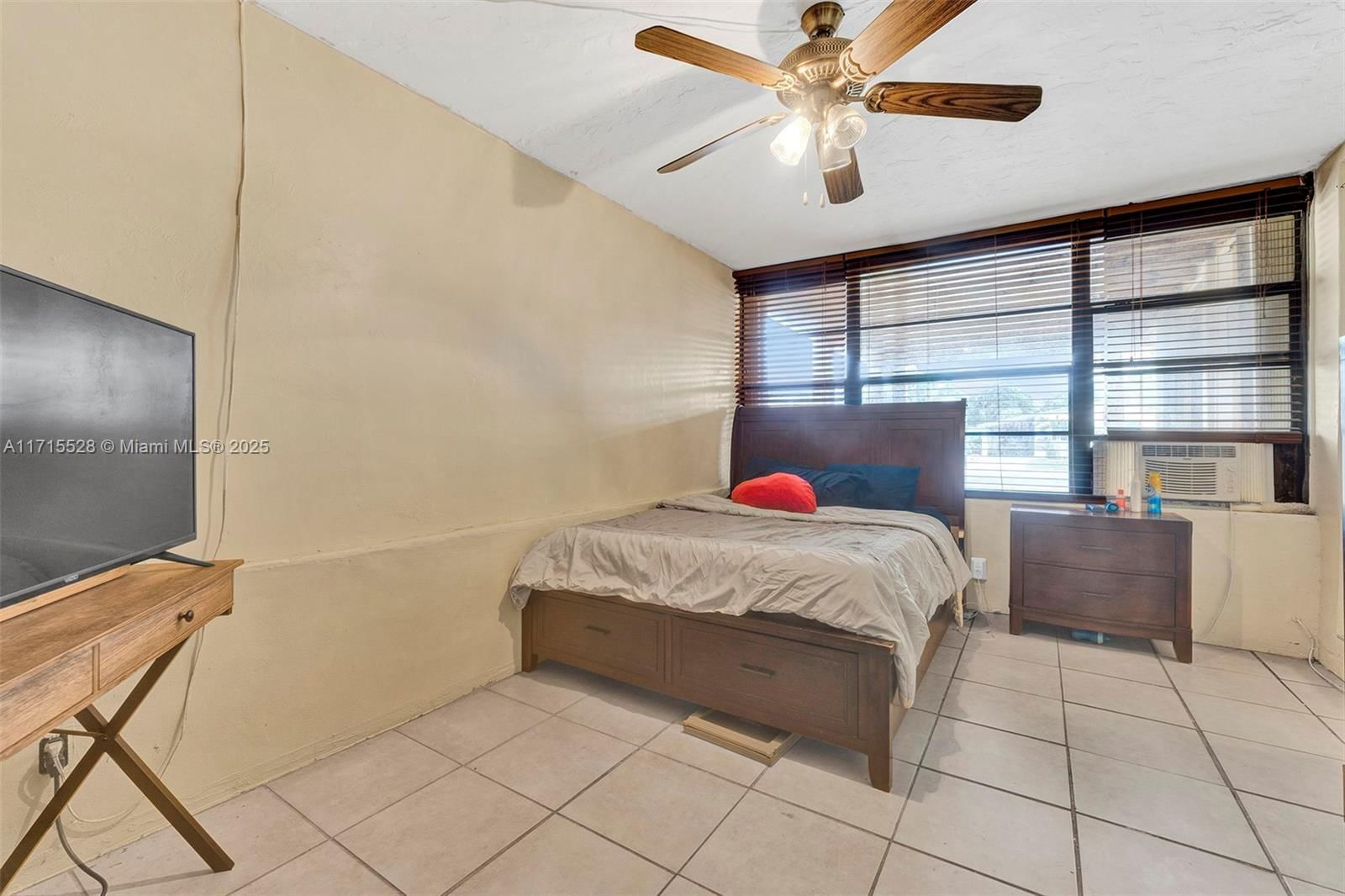 Real estate property located at 881 34th Ter, Broward, Sunrise Heights, Lauderhill, FL