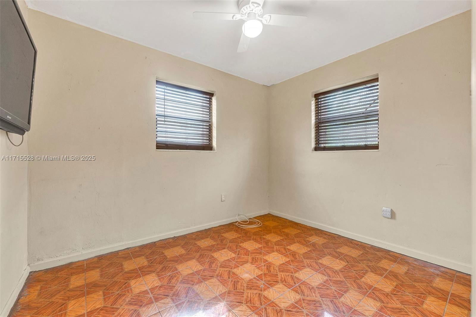 Real estate property located at 881 34th Ter, Broward, Sunrise Heights, Lauderhill, FL