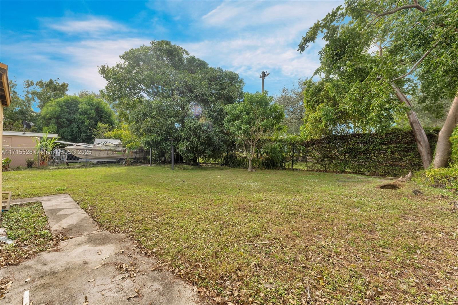 Real estate property located at 881 34th Ter, Broward, Sunrise Heights, Lauderhill, FL