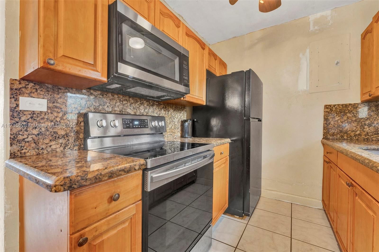 Real estate property located at 881 34th Ter, Broward, Sunrise Heights, Lauderhill, FL