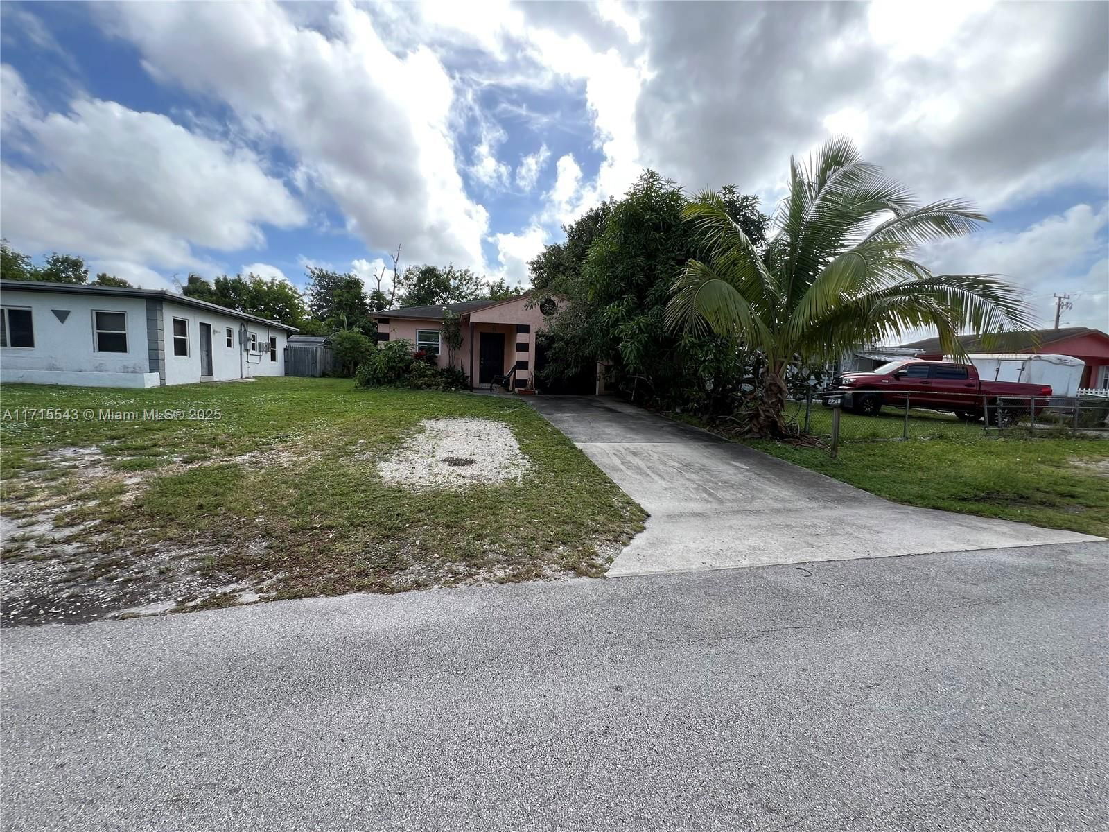 Real estate property located at 3528 12th Ct, Broward, BREEZYWAY MANOR, Fort Lauderdale, FL