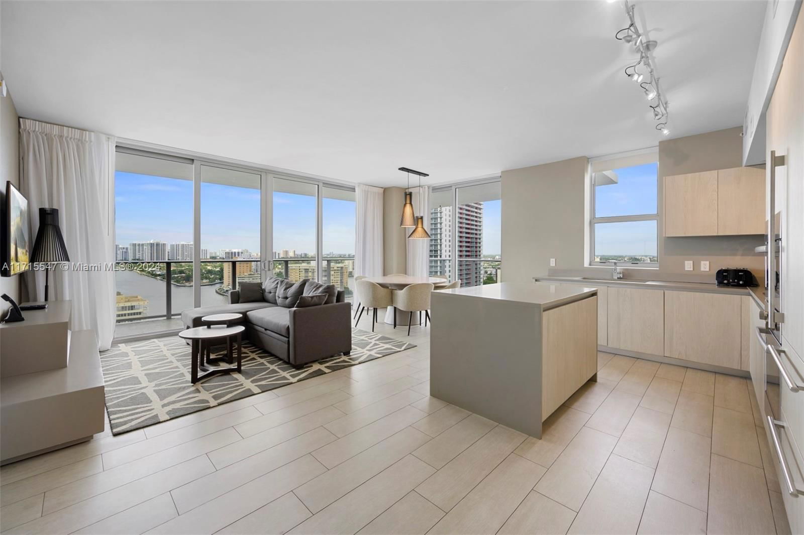 Real estate property located at 4010 Ocean Dr R1508, Broward, 4010 South Ocean Condo, Hollywood, FL