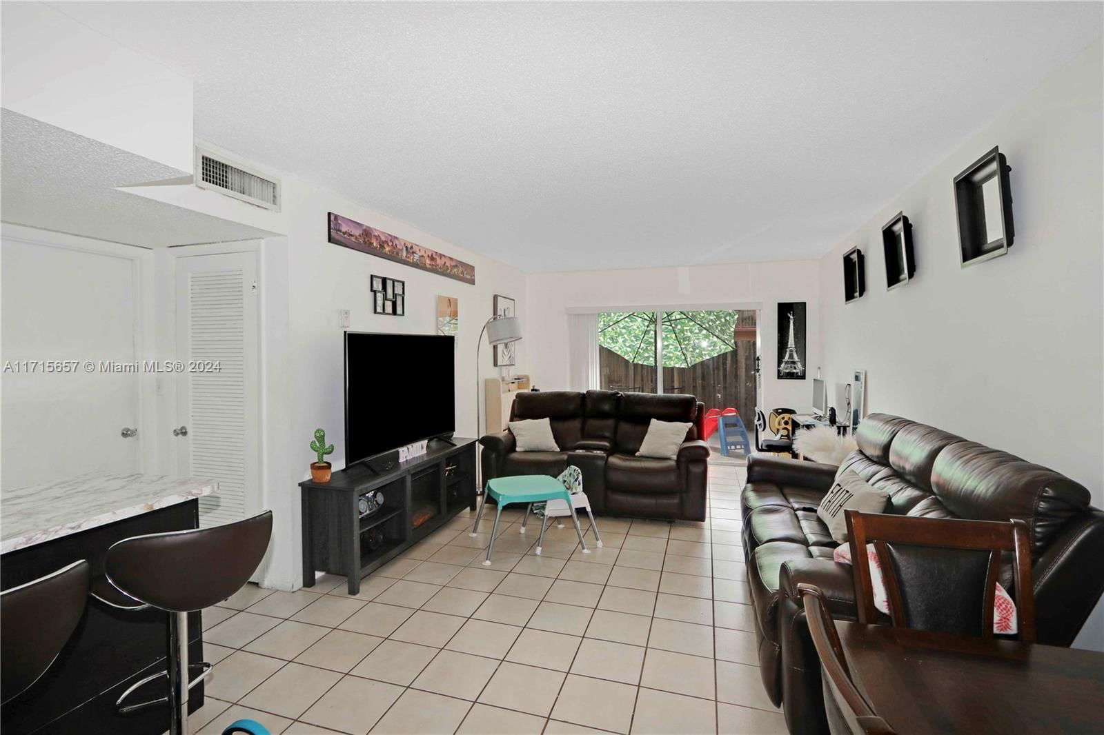 Real estate property located at 850 129th Pl #105, Miami-dade, University Trail Condo, Miami, FL