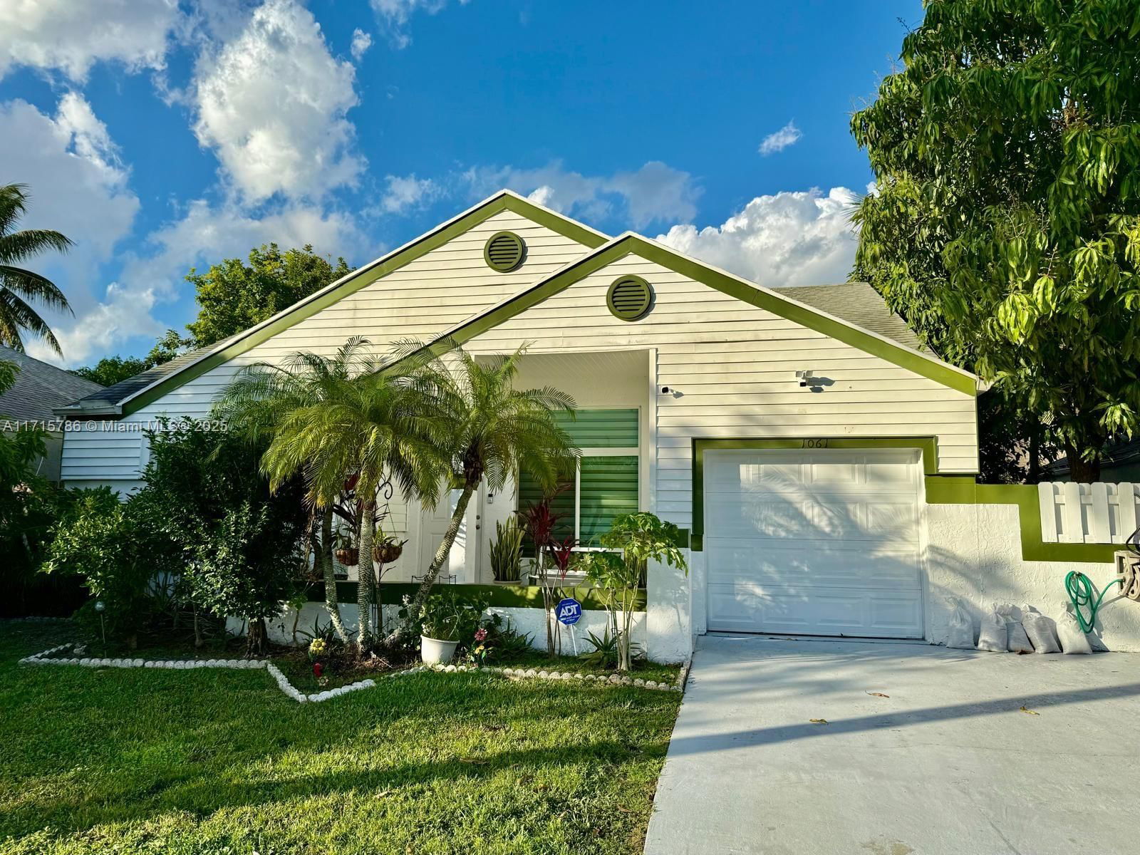 Real estate property located at 1061 86th Ave, Broward, Cinnamon Place Ii, Pembroke Pines, FL