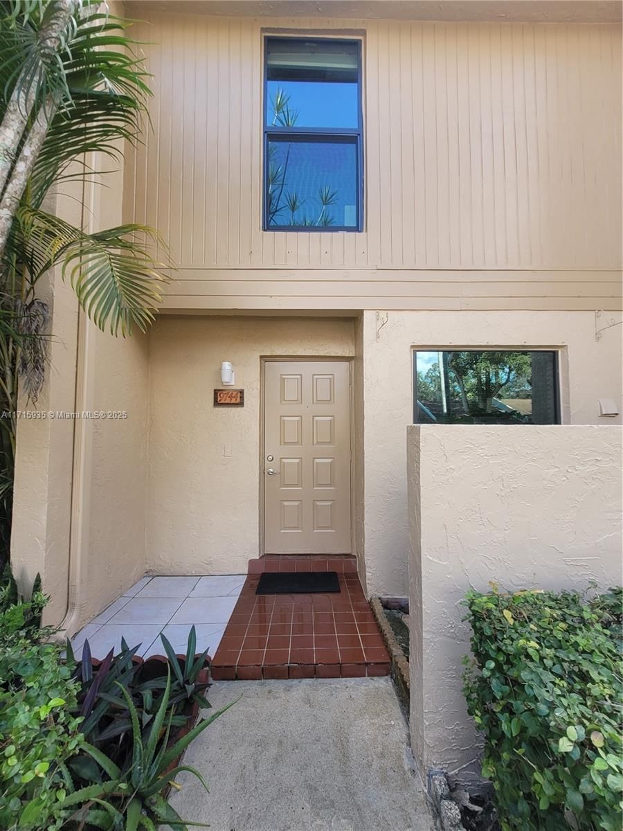 Real estate property located at 9744 15th ST #303, Broward, Westview Condominium No T, Pembroke Pines, FL