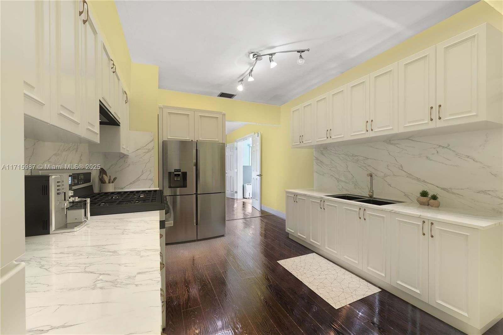 Real estate property located at 311 43rd St, Broward, Annex Park, Oakland Park, FL