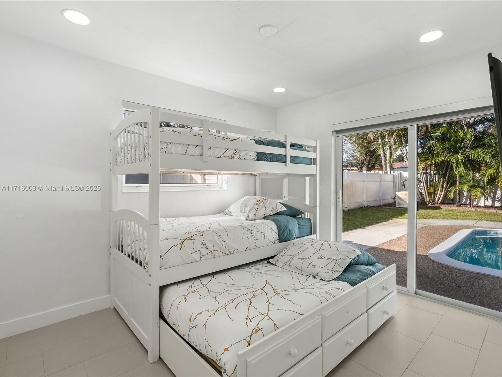 Real estate property located at 6341 Simms St, Broward, Driftwood Plaza No 3, Hollywood, FL